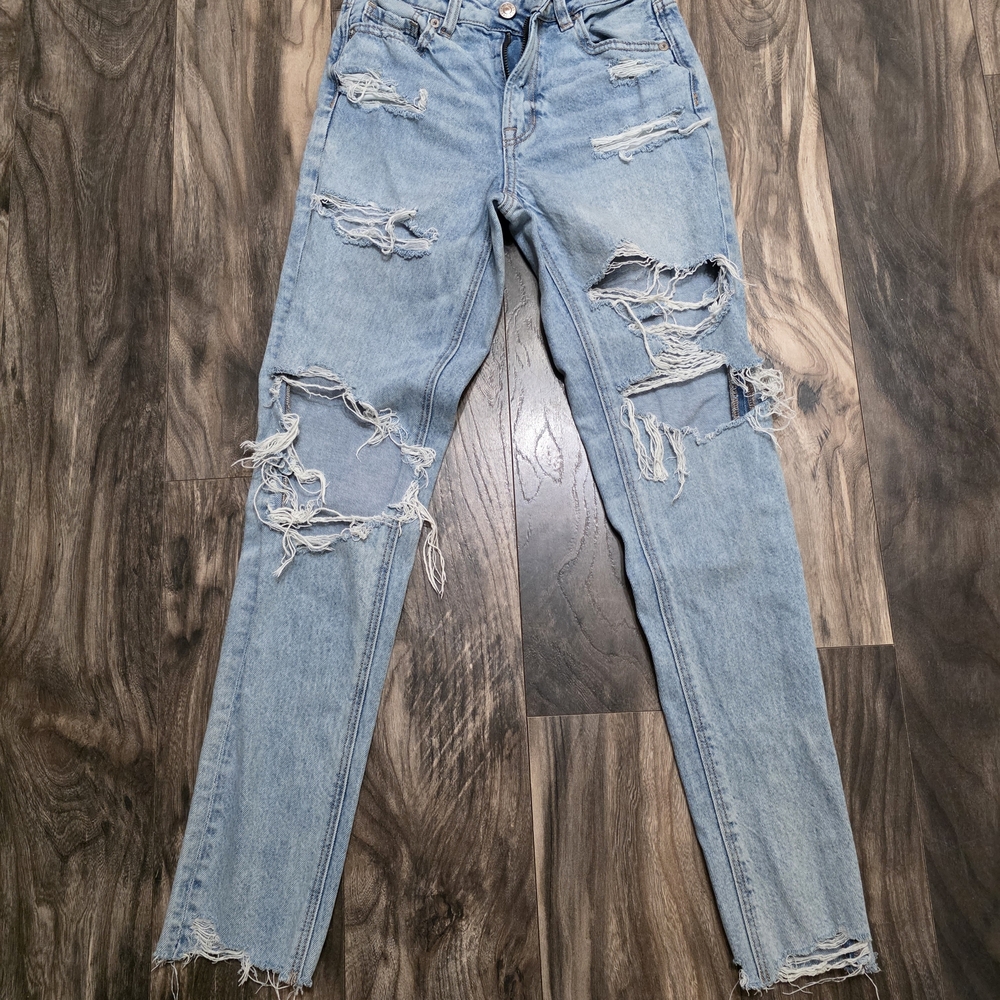 American Eagle Outfitters Light Blue Distressed High-Rise Jeans